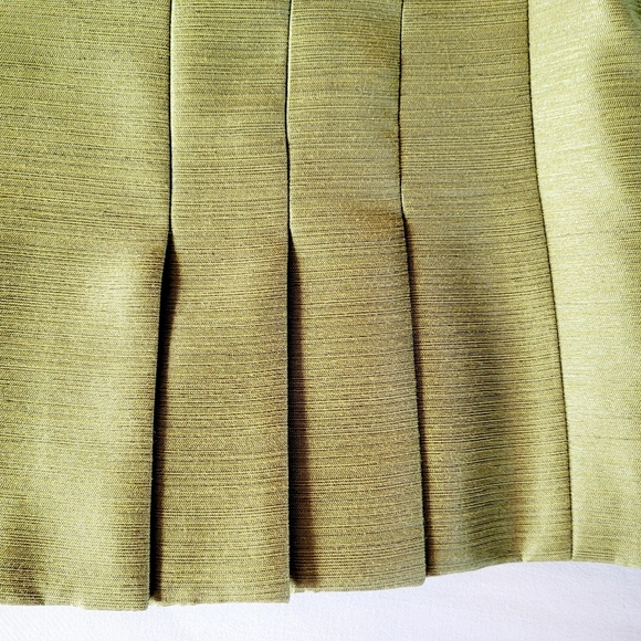 Le Suit Green Chartreuse Suit Jacket Blazer Size 8P Holiday Wear Polyester/Rayon - Picture 6 of 12